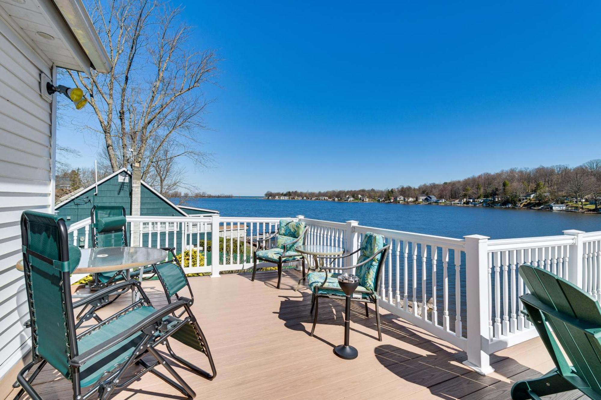 Waterfront Wolcott Vacation Rental With Deck And Views Exterior foto