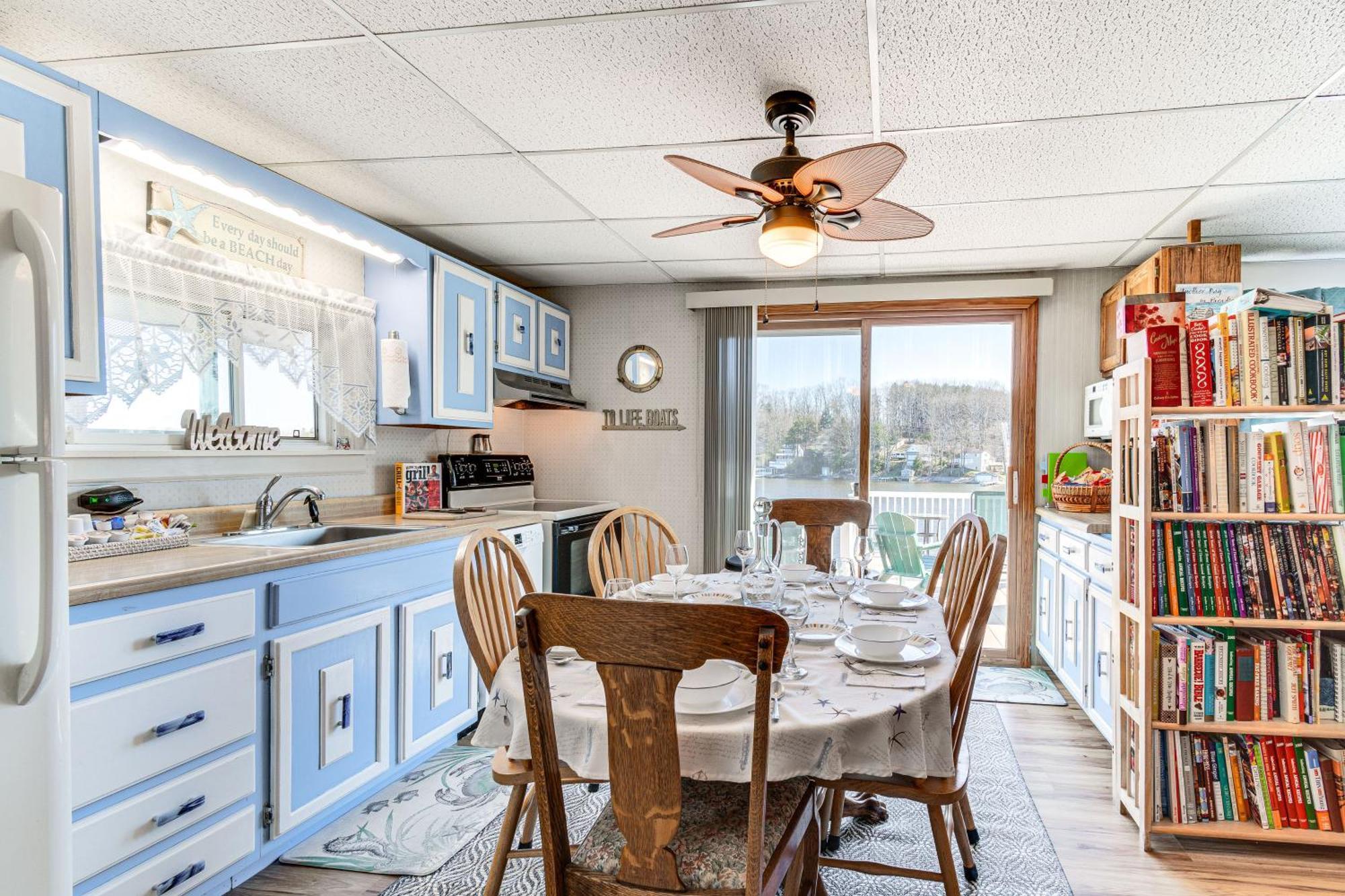 Waterfront Wolcott Vacation Rental With Deck And Views Exterior foto